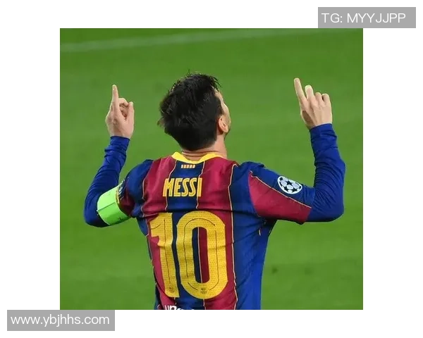 品味足球巨星的独特魅力与场内外风采解析