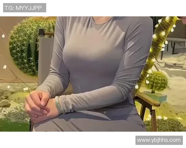 微胖足球女球星英姿飒爽，运动风格头像展示魅力与自信