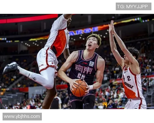 新疆足球小球星崭露头角 未来潜力无限引发各方关注