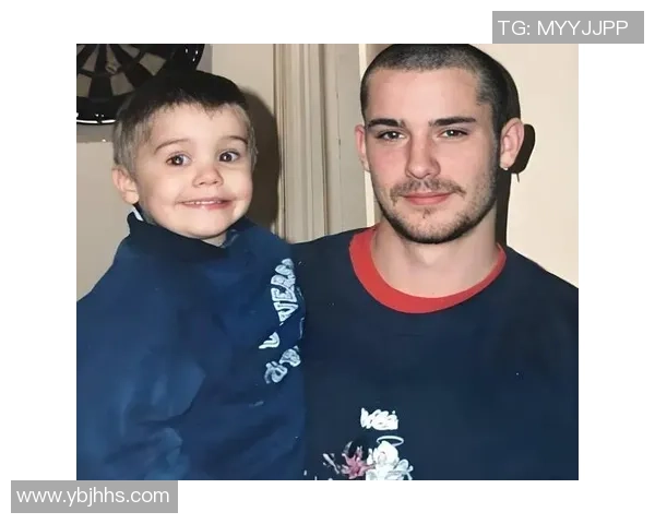 足球球星与贾斯汀比伯外貌对比是否有惊人相似之处揭秘